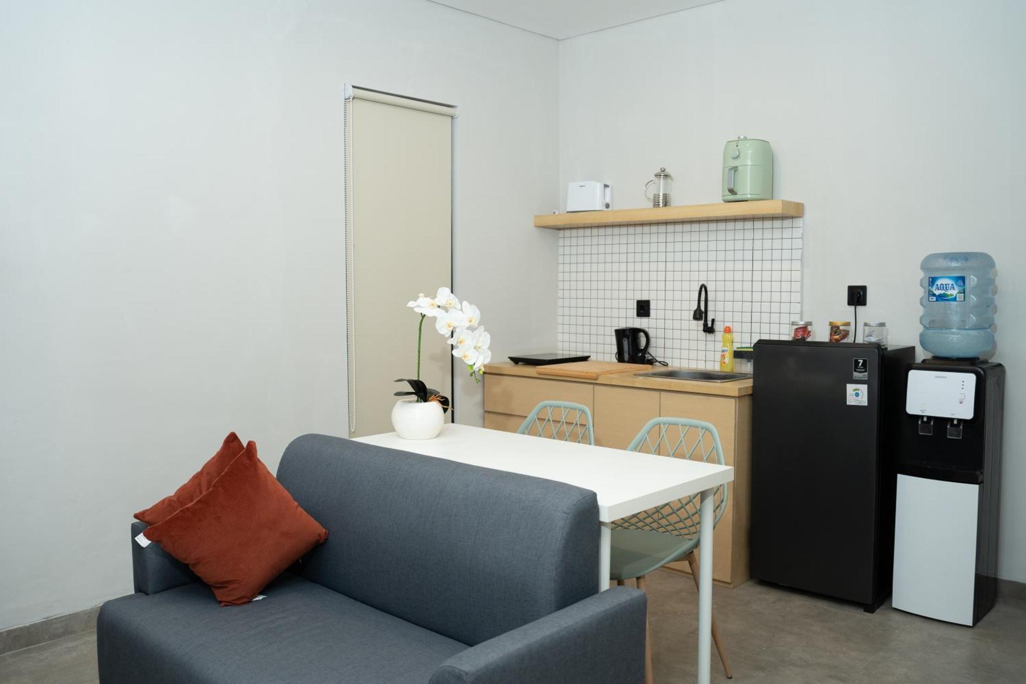 Apartment 27